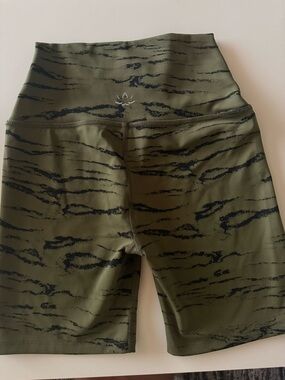 Beyond Yoga Biker Shorts Size Small